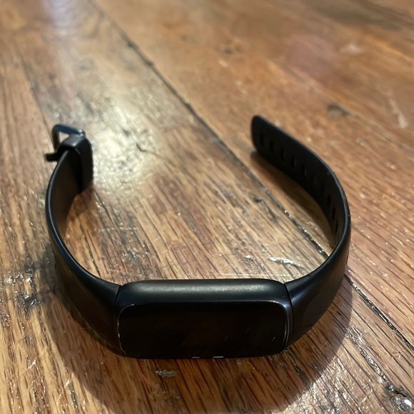 Fitbit Luxe Activity Tracker - Black - Small Band ONLY! - Picture 1 of 3